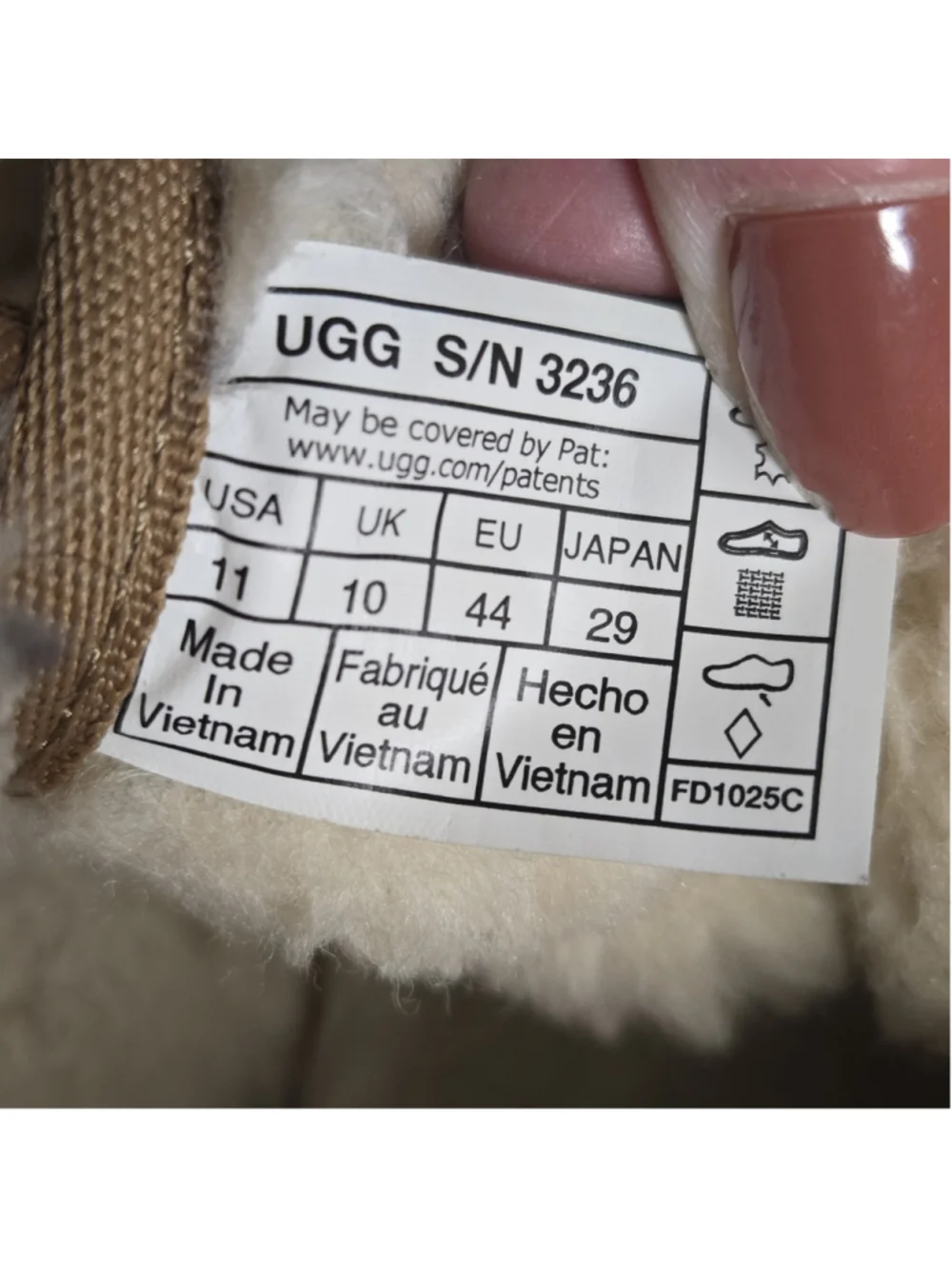 UGG Neumel Classic Boots Mens 11 Suede Wool Lined Casual Chukka Comfort